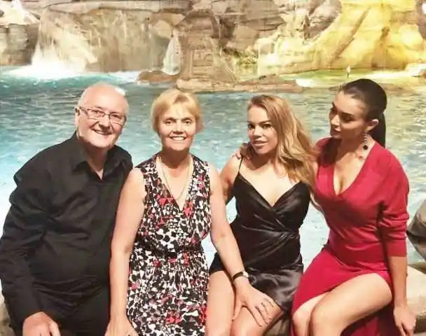 amy-jackson-family-tring