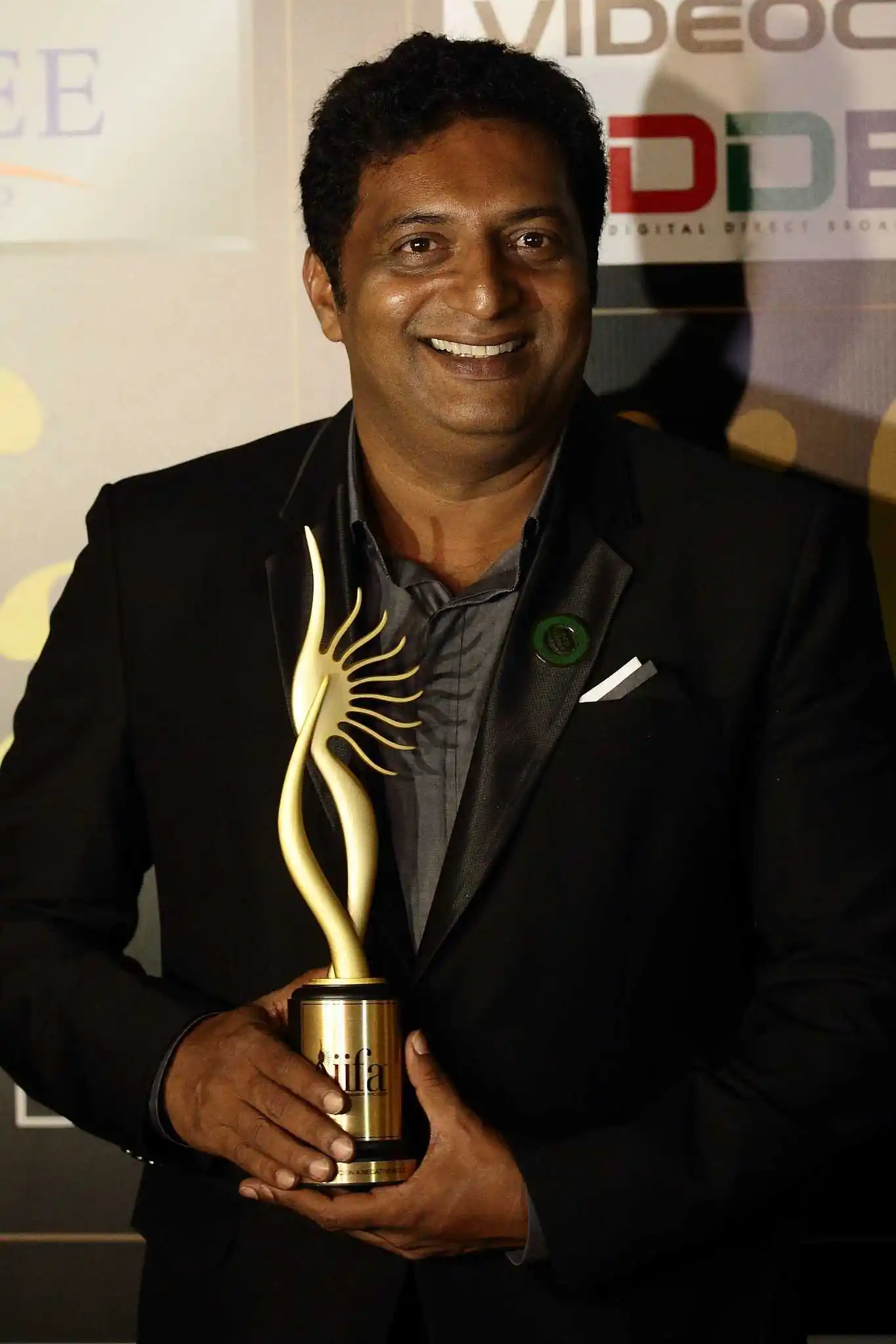 prakash-raj-awards-tring.jpg
