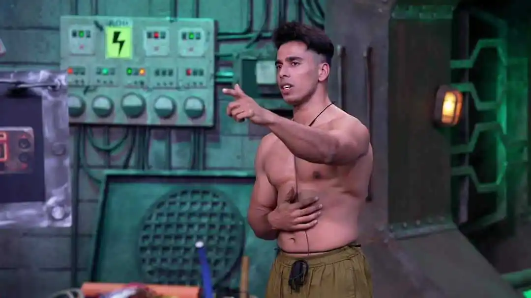 Heman-Parchani-biography-tring.jpg Heman-Parchani-biography-tring