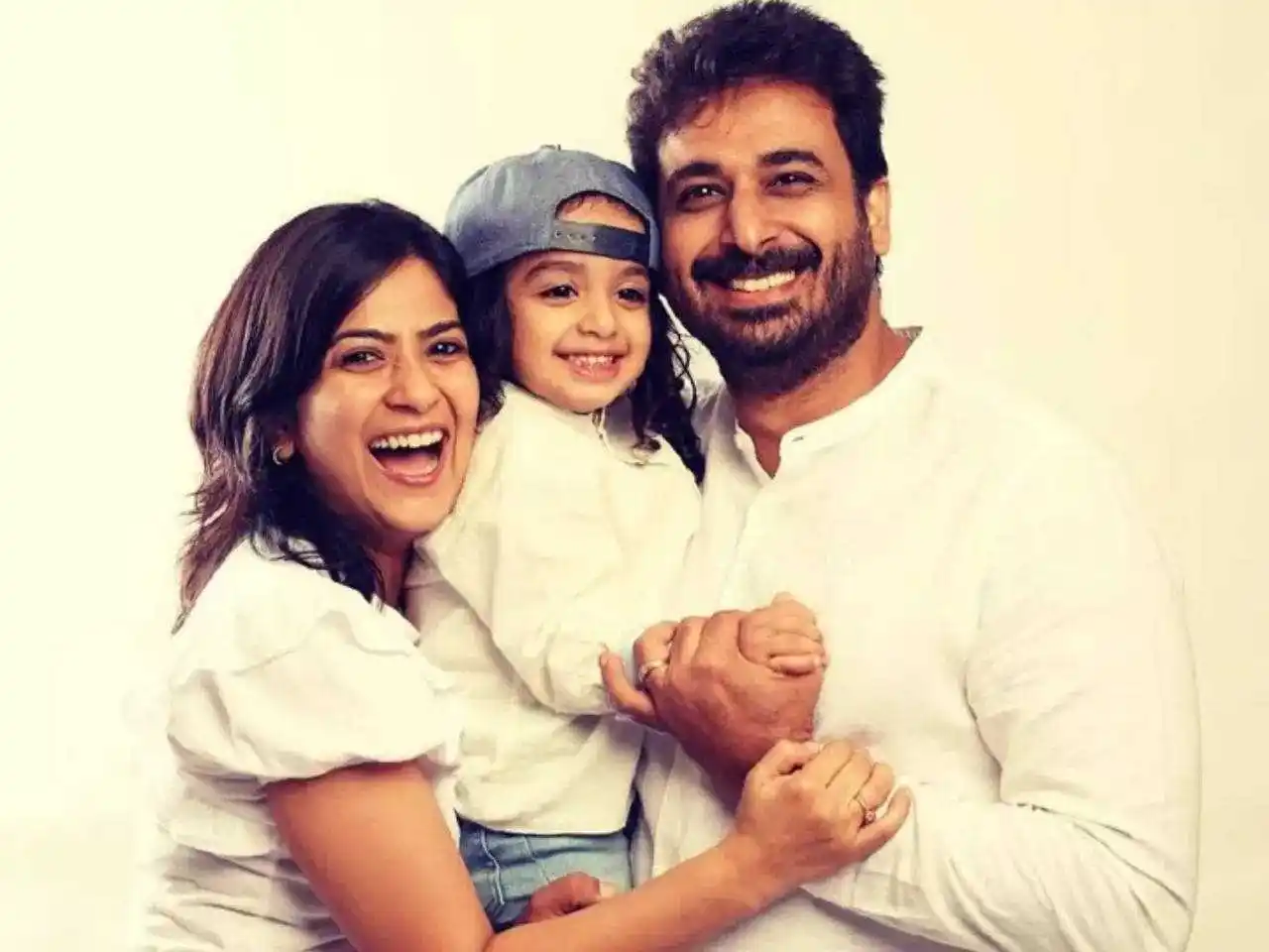 aditi-sharma-husband-tring