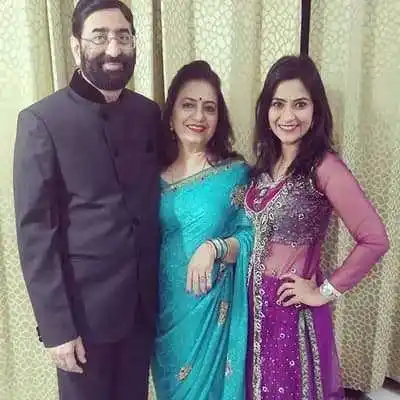 Aditi-Dev-Sharma-Family-tring