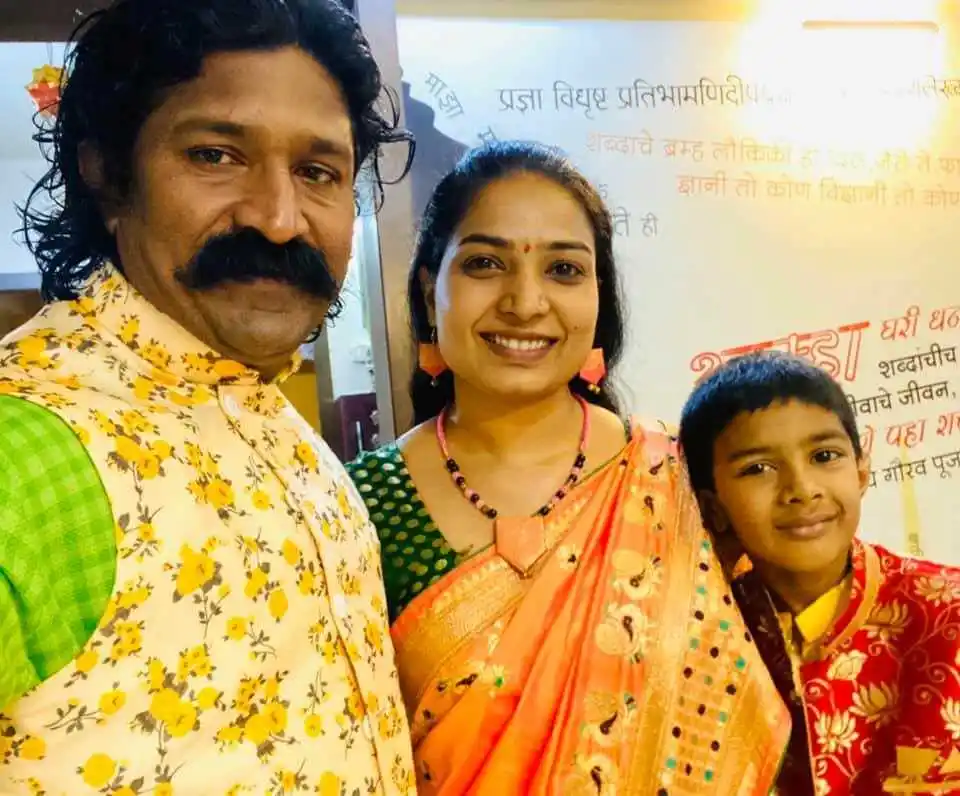 Pravin-Tarde-family-tring.jpg Pravin-Tarde-family-tring