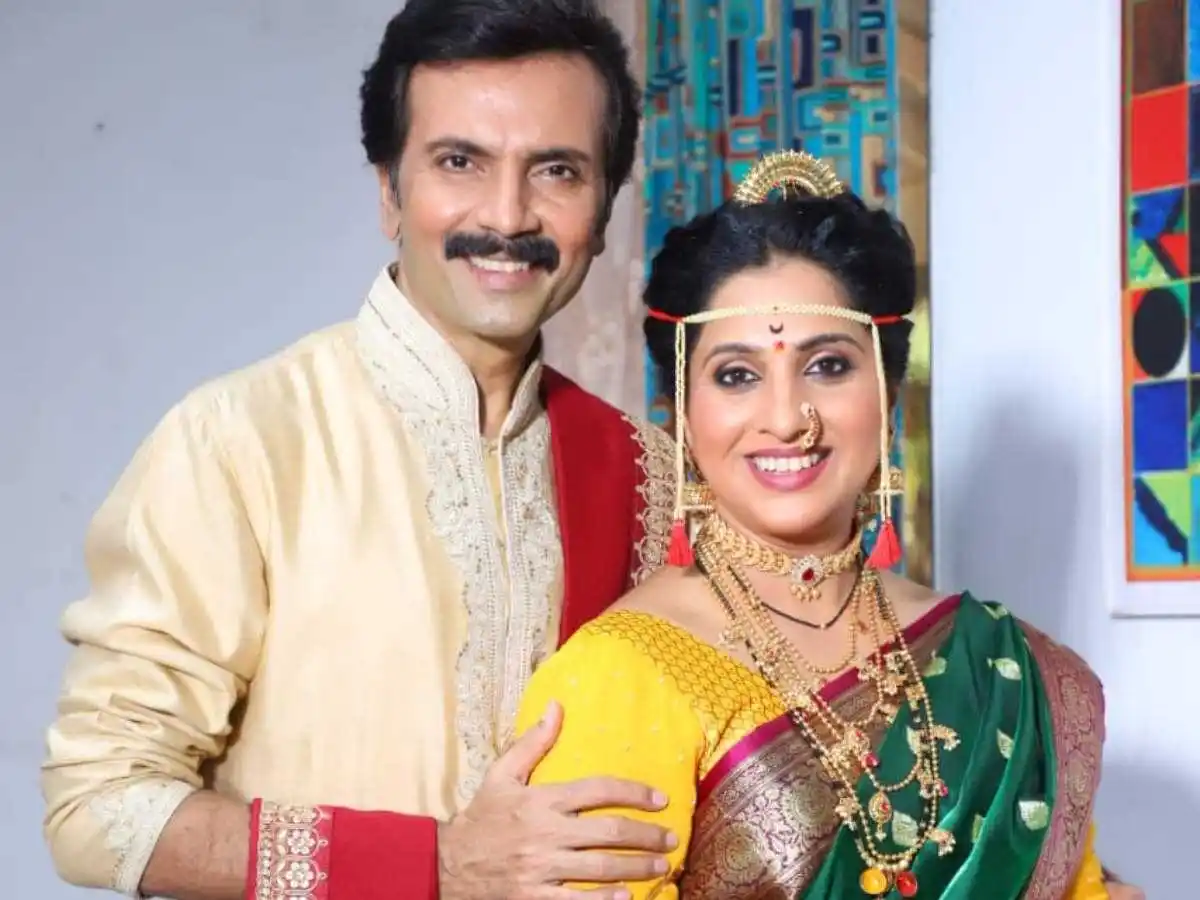 cast of aai kuthe kay karte