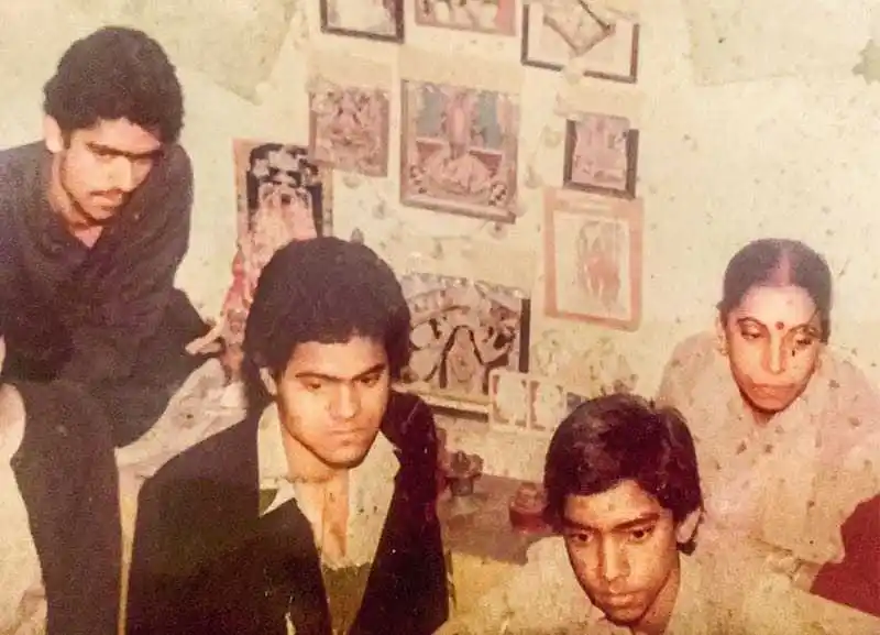 Sanjay-Mishra-Family-tring.jpg Sanjay-Mishra-Family-tring