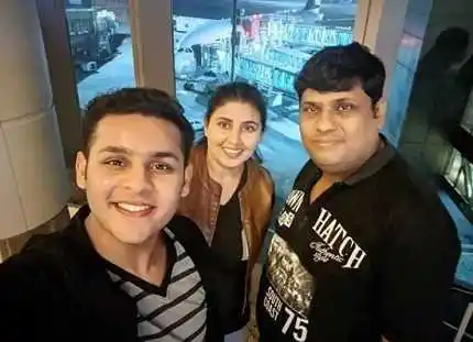 dev-joshi-family-picture-tring