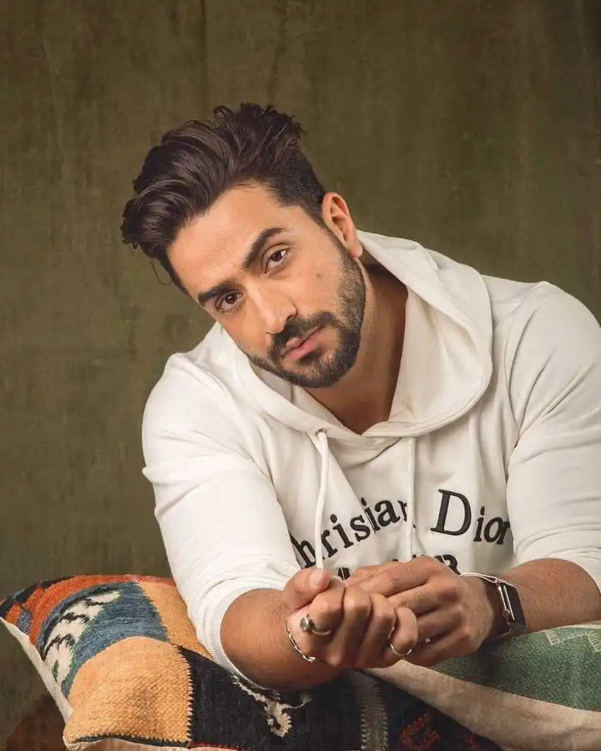 aly-goni-biography-tring.jpg aly-goni-biography-tring