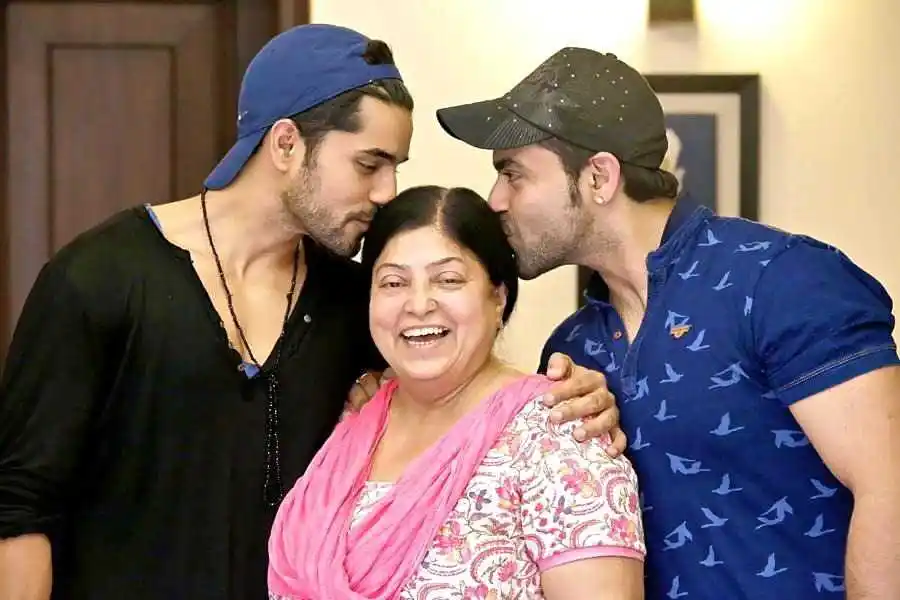 gautam-gulati-mother-brother-tring.jpg gautam-gulati-mother-brother-tring