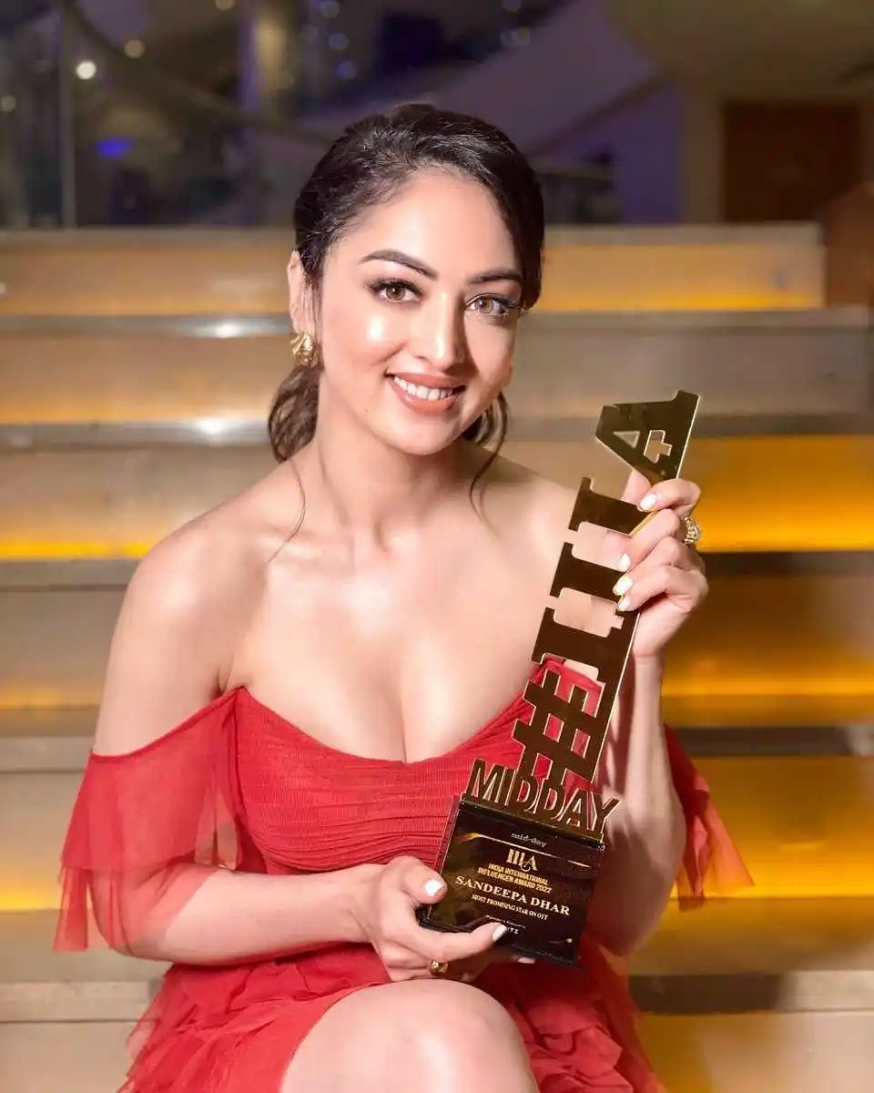 sandeepa-dhar-award-tring