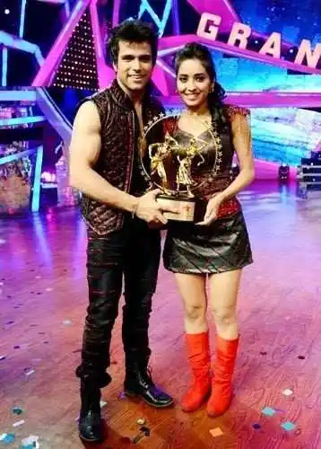 Rithvik-Dhanjani-and-Asha-Negi.jpg Rithvik-Dhanjani-and-Asha-Negi