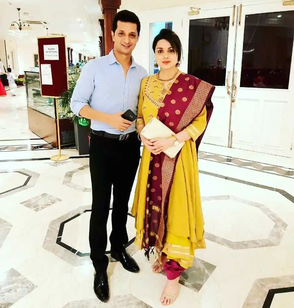 sachit-Patil-wife-tring.jpg