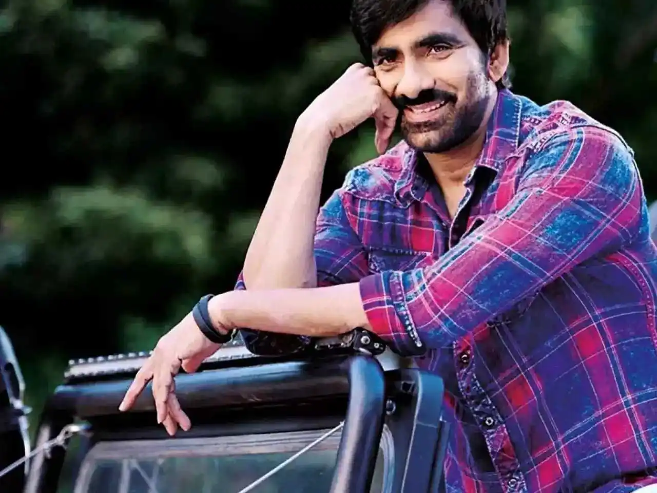Famous Tollywood actor Ravi Teja