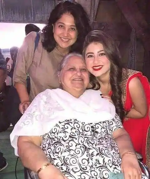 aditi-bhatia-family-tring.jpg aditi-bhatia-family-tring