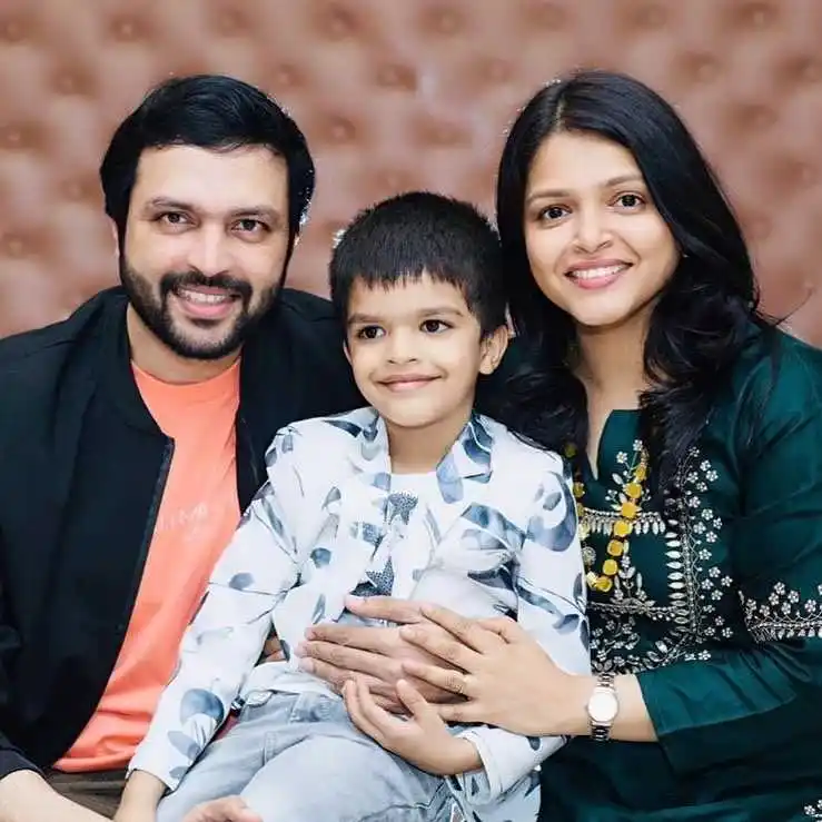 ankush-chaudhari-wife-tring.jpg