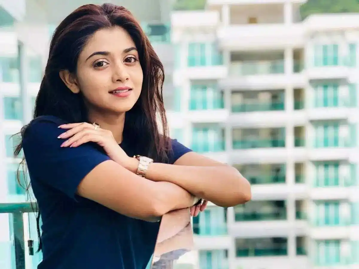 tanvi-dogra-biography-tring