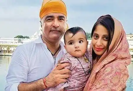 sangita-ghosh-husband-tring.jpg sangita-ghosh-husband-tring