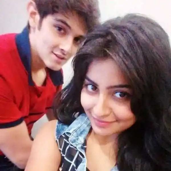 Yukti-Kapoor-and-Rohan-Mehra-tring