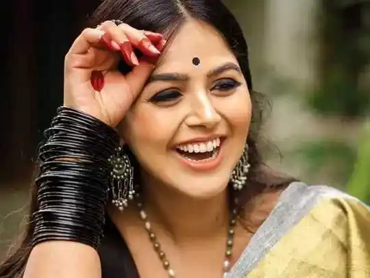 monal-gajjar-biography-tring.jpg monal-gajjar-biography-tring