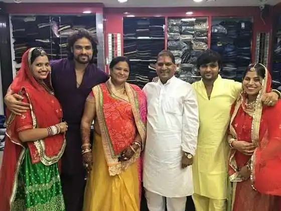 arpit-ranka-family-tring.jpg arpit-ranka-family-tring