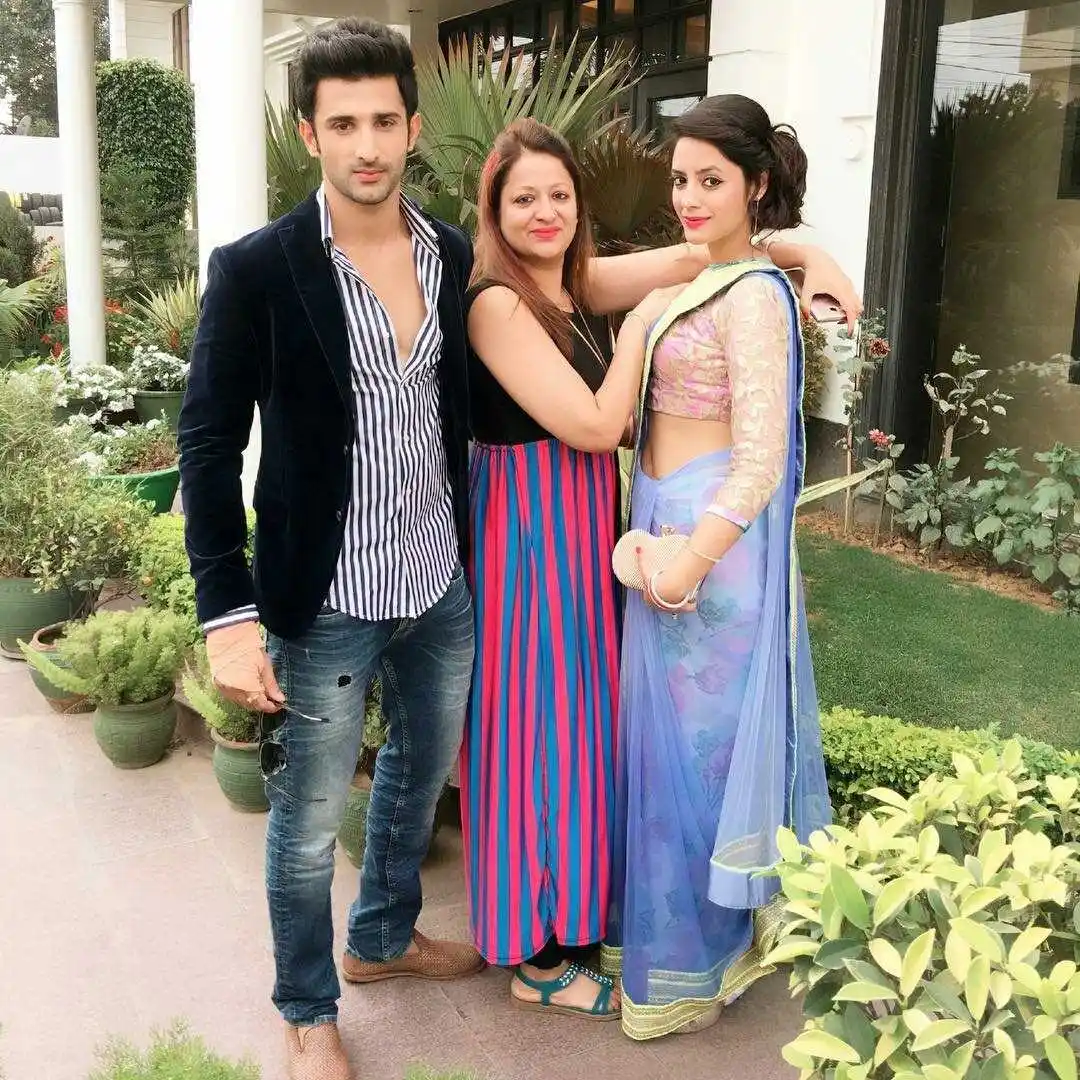 sidhant-gupta-family-tring