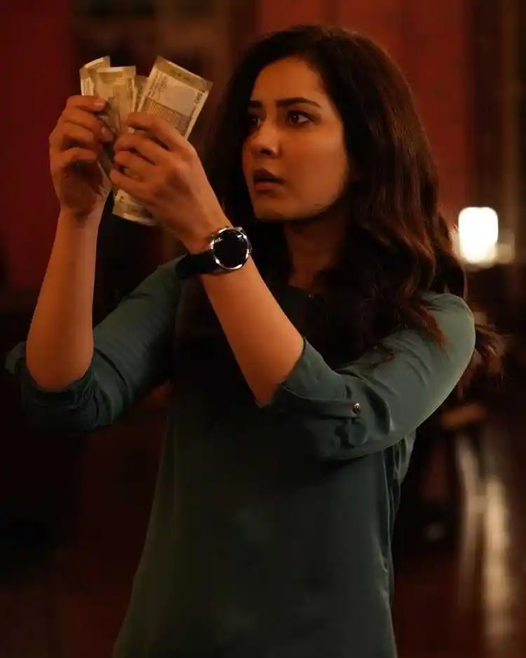 Raashi- Khanna - tring.jpg Megha Vyas in Farzi