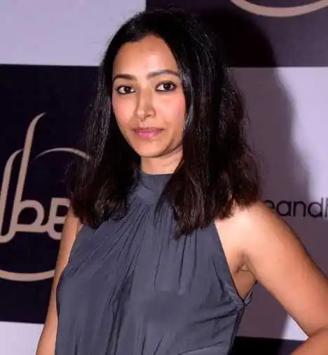 Ratna Das, Binod's wife