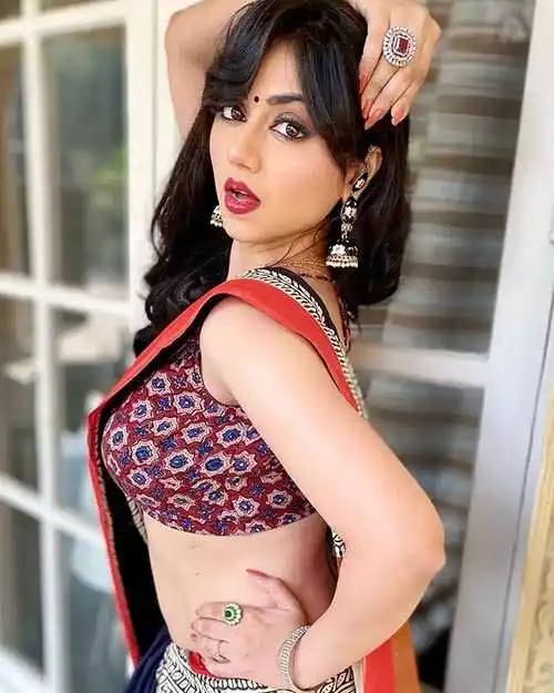 Sanjana in Shaka Laka boom boom 