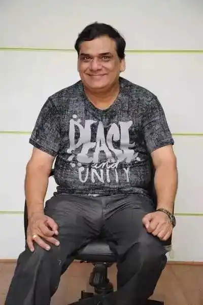 Gopi Bhalla tring.jpg