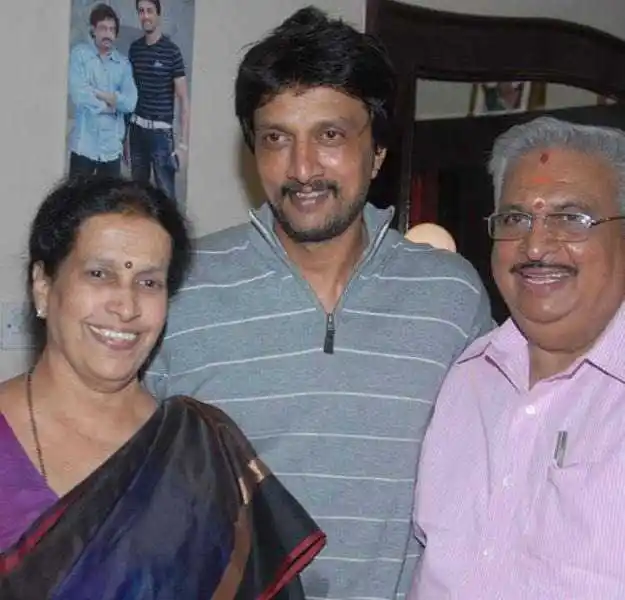 Sudeep-with-his-parents.jpg Sudeep-with-his-parents