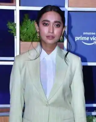 Sayani-Gupta-tring.jpg