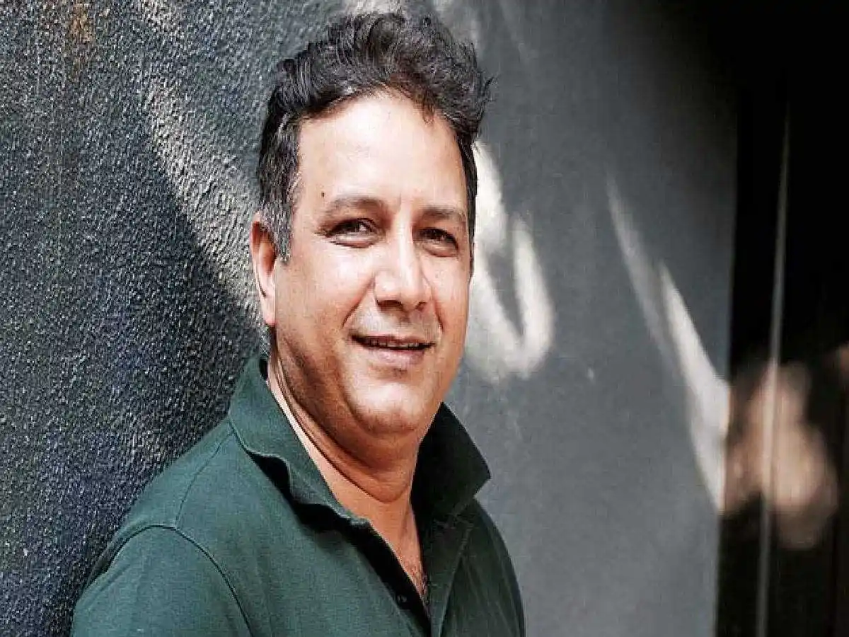 Kumud-Mishra-as-Khatana.jpg Kumud Mishra as Khatana