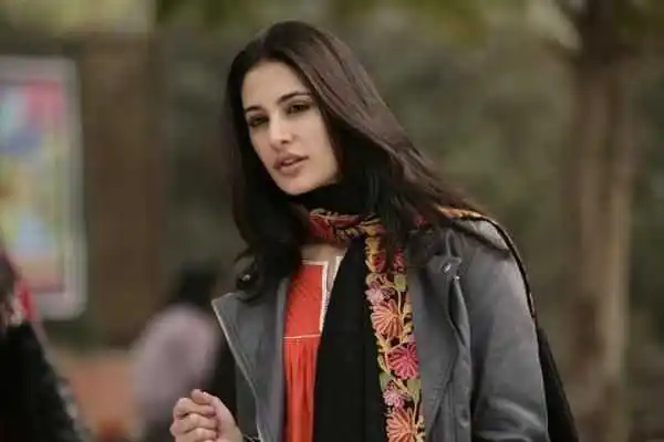 Nargis-Fakhri-as-Heer-Kaul.jpg Nargis Fakhri as Heer Kaul