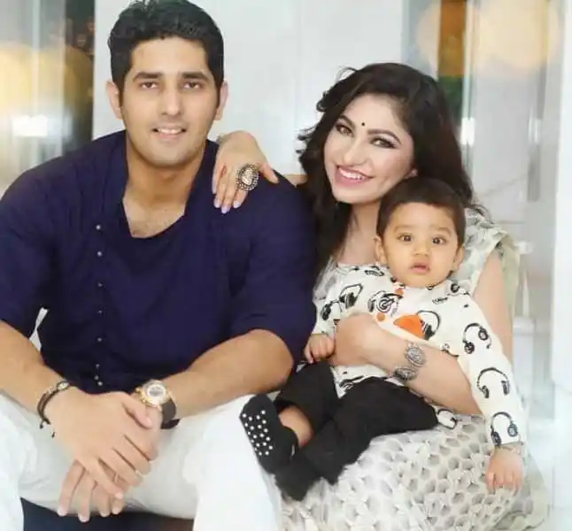 tulsi-kumar-husband-tring.jpg tulsi-kumar-husband-tring