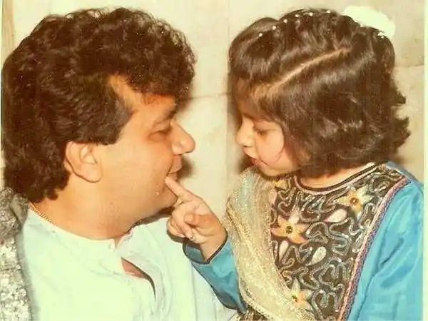 tulsi-with-gulshan-kumar.jpg tulsi-with-gulshan-kumar