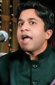 Omi Vaidya as Chatur.tring Omi Vaidya as Chatur