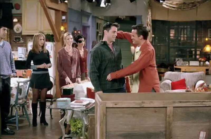 friends-2.jpg The One with Chandler in a Box