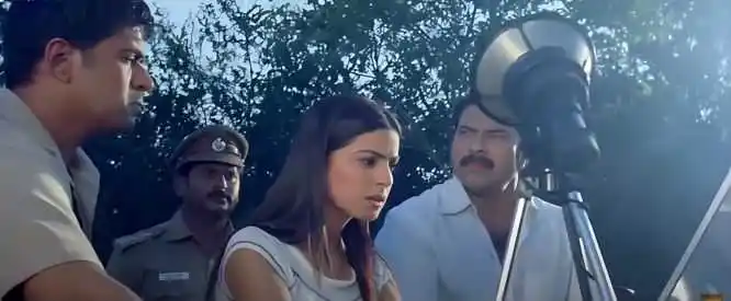 Shraddha Arya with Mammootty in Vandae Maatharam.tring Shraddha Arya with Mammootty in Vandae Maatharam