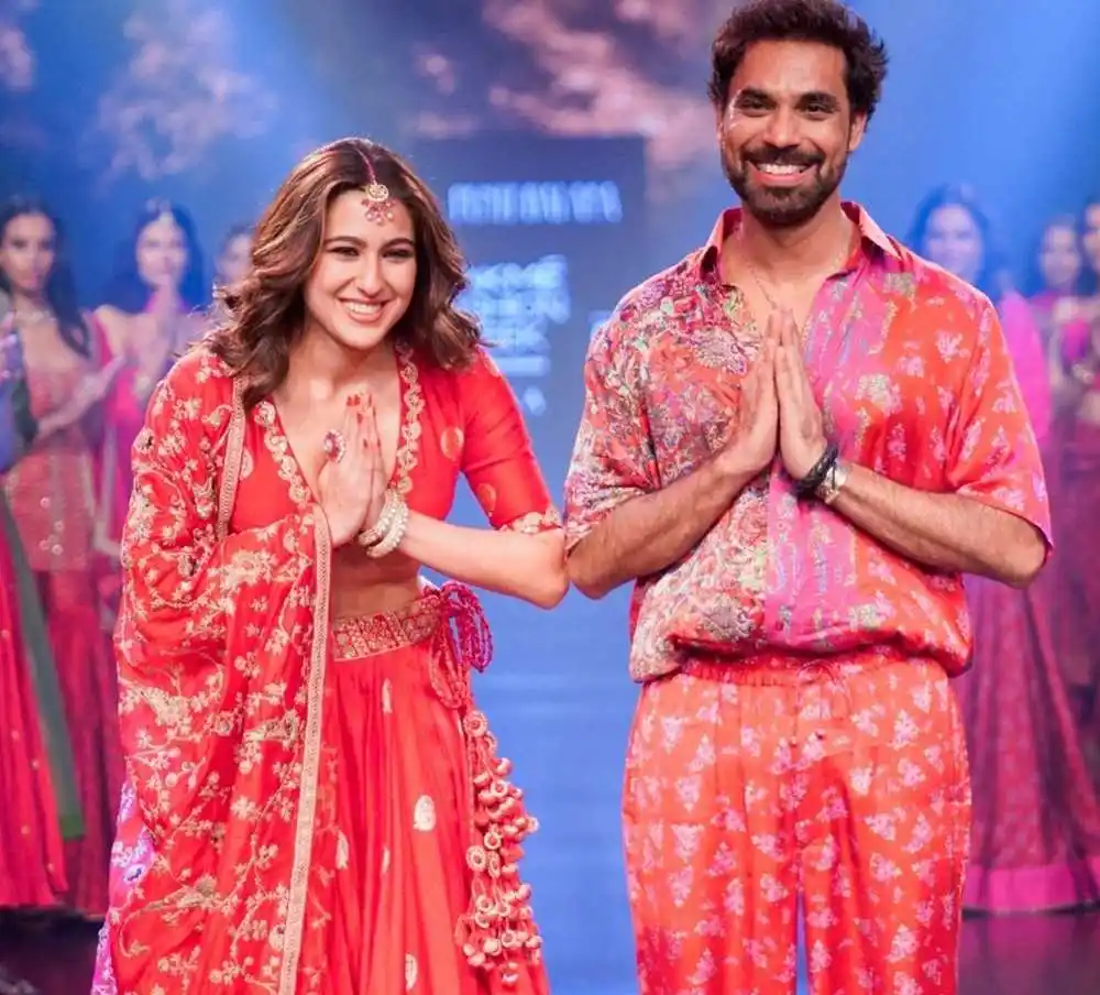 sara-ali-khan-lakme-fashion-week-2023.jpg Sara Ali Khan walks ramp at Lakme Fashion Week for designer Punit Balana