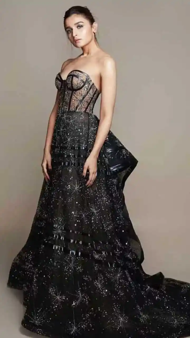 alia-bhatt-in-the-black-beauty