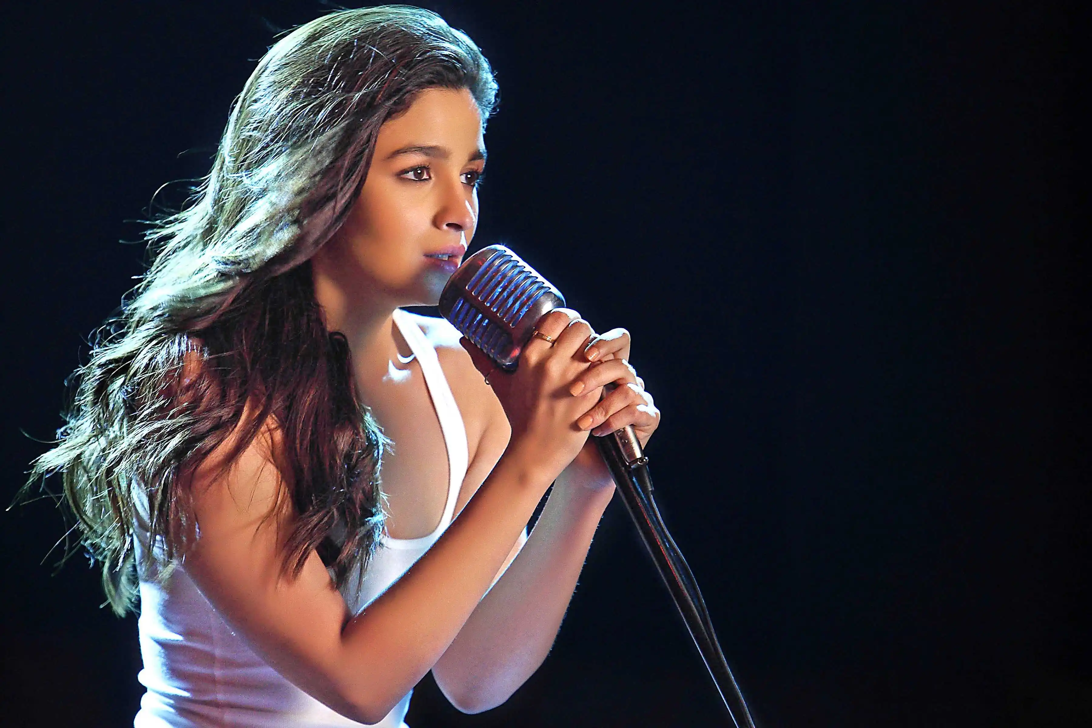 Alia Bhatt Singing Samjhawan.tring Alia Bhatt Singing Samjhawan