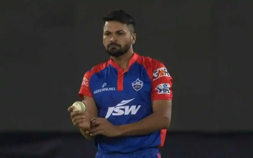 Mukesh Kumar Delhi Capitals