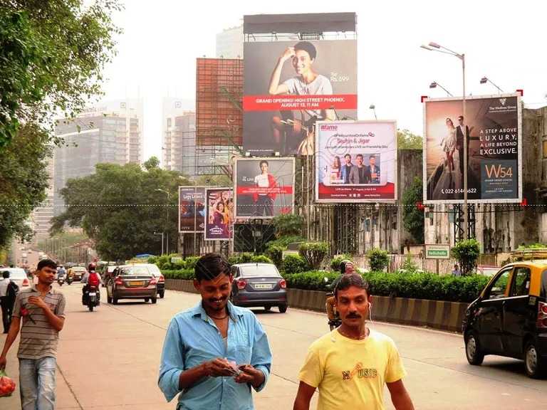mumbai billboard in high traffic-area