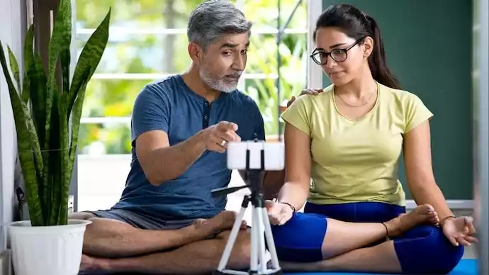 Enhancing Health Awareness with Celebrities and Social Media.tring Enhancing Health Awareness with Celebrities and Social Media