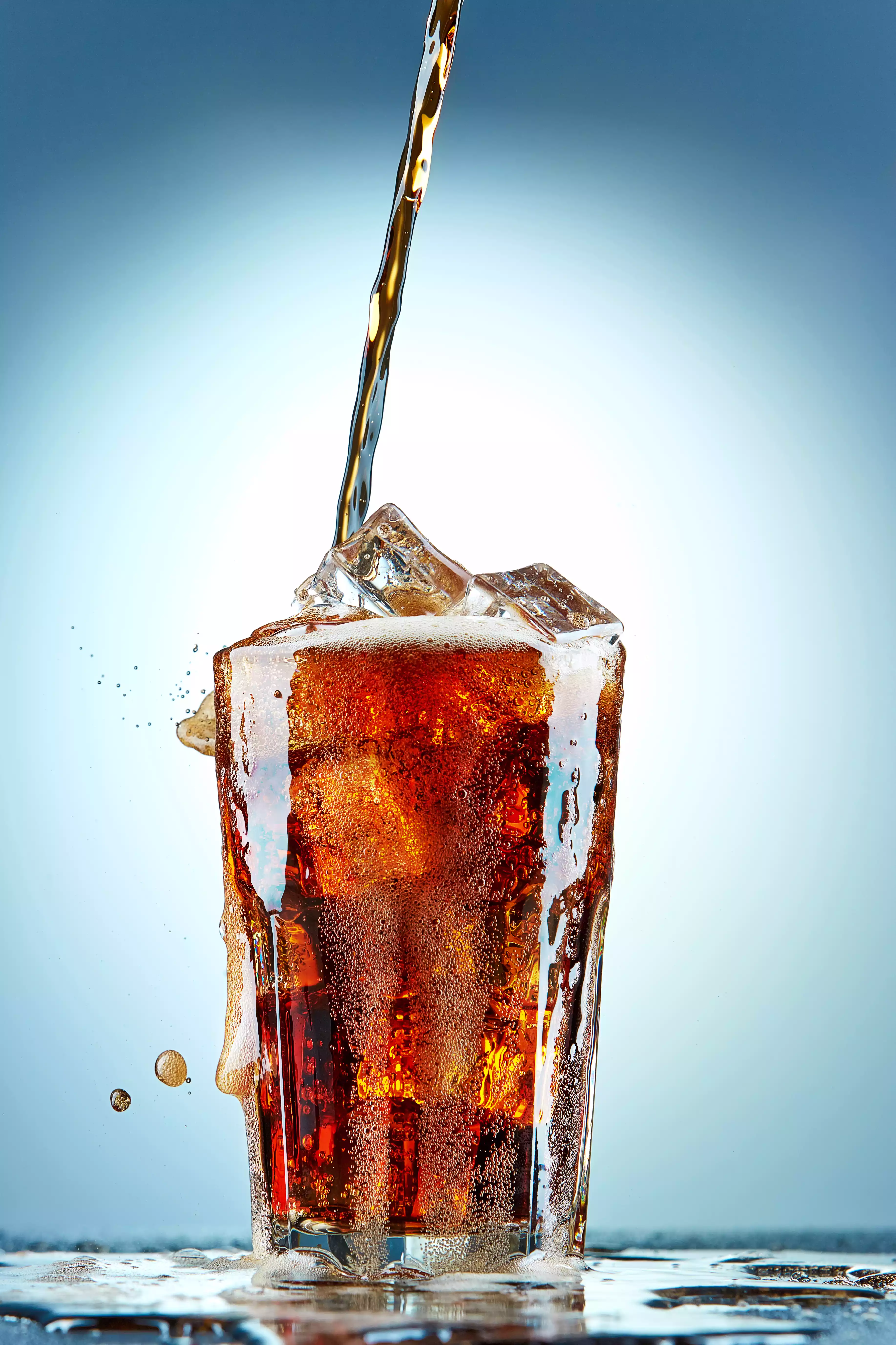 cola-pouring-glass.jpg