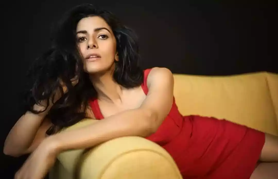 nimrat-kaur-in-red
