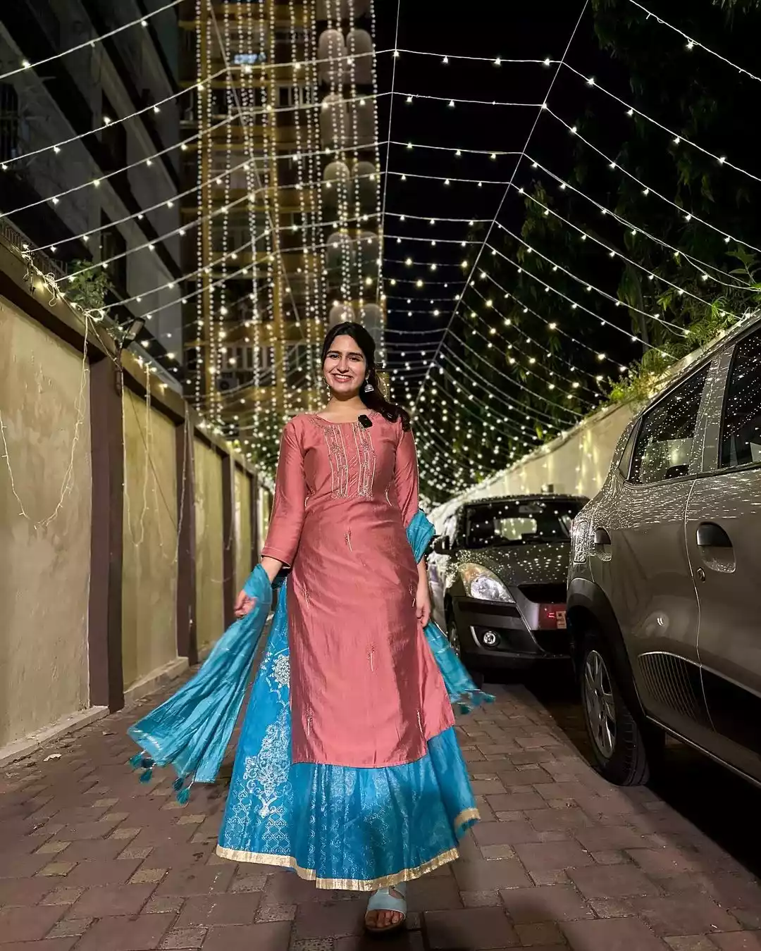 Travel Vlogger Visha Khandelwal Travel Vlogger Visha Khandelwal