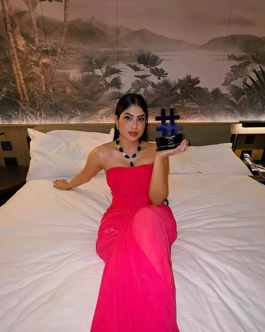 Beauty Influencer Yashi Tank Beauty Influencer Yashi Tank