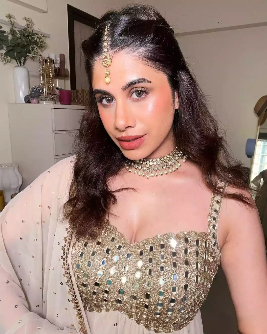Beauty Influencer Malvika Sitlani Beauty Influencer Malvika Sitlani