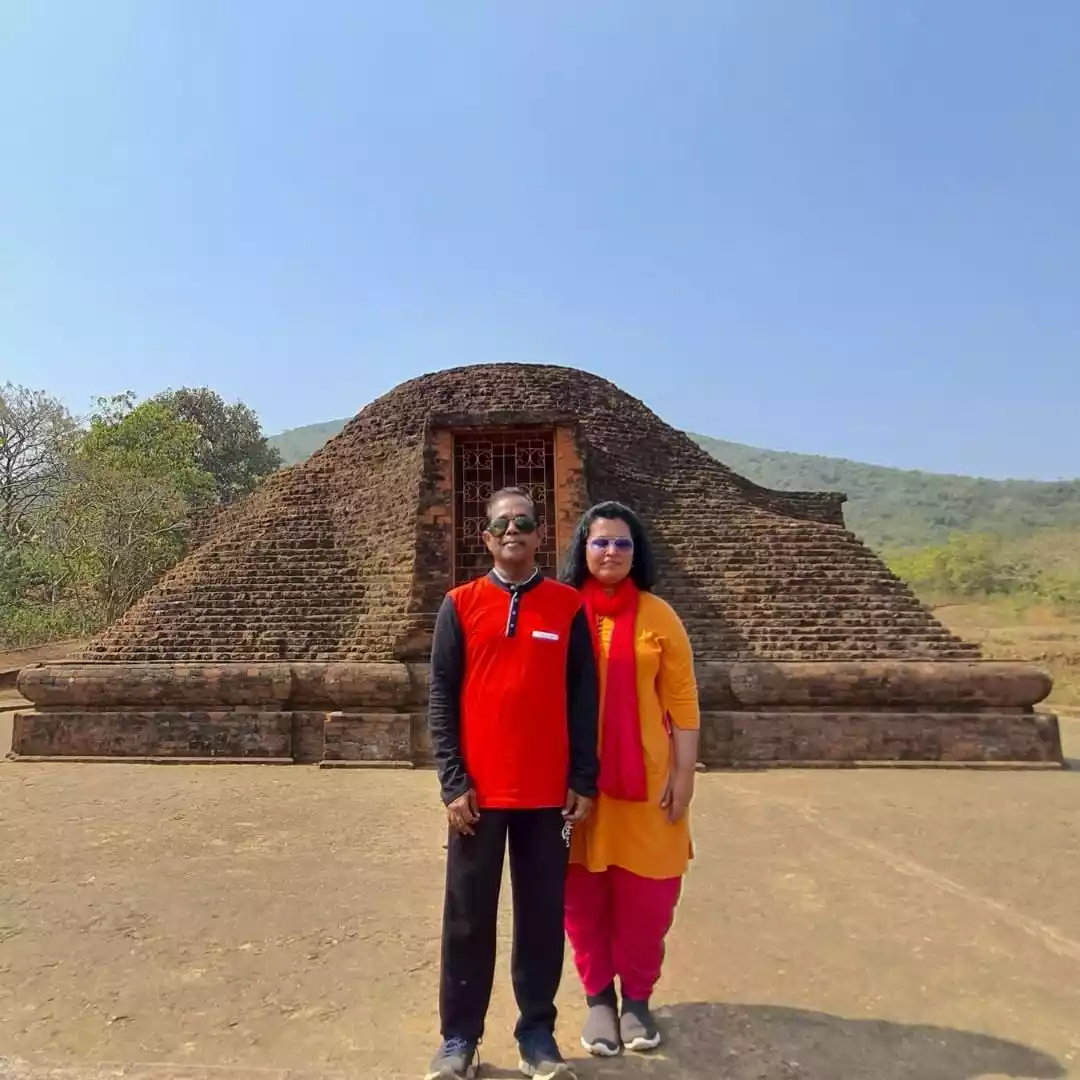 Travel Influencers Sandy & Vyjay