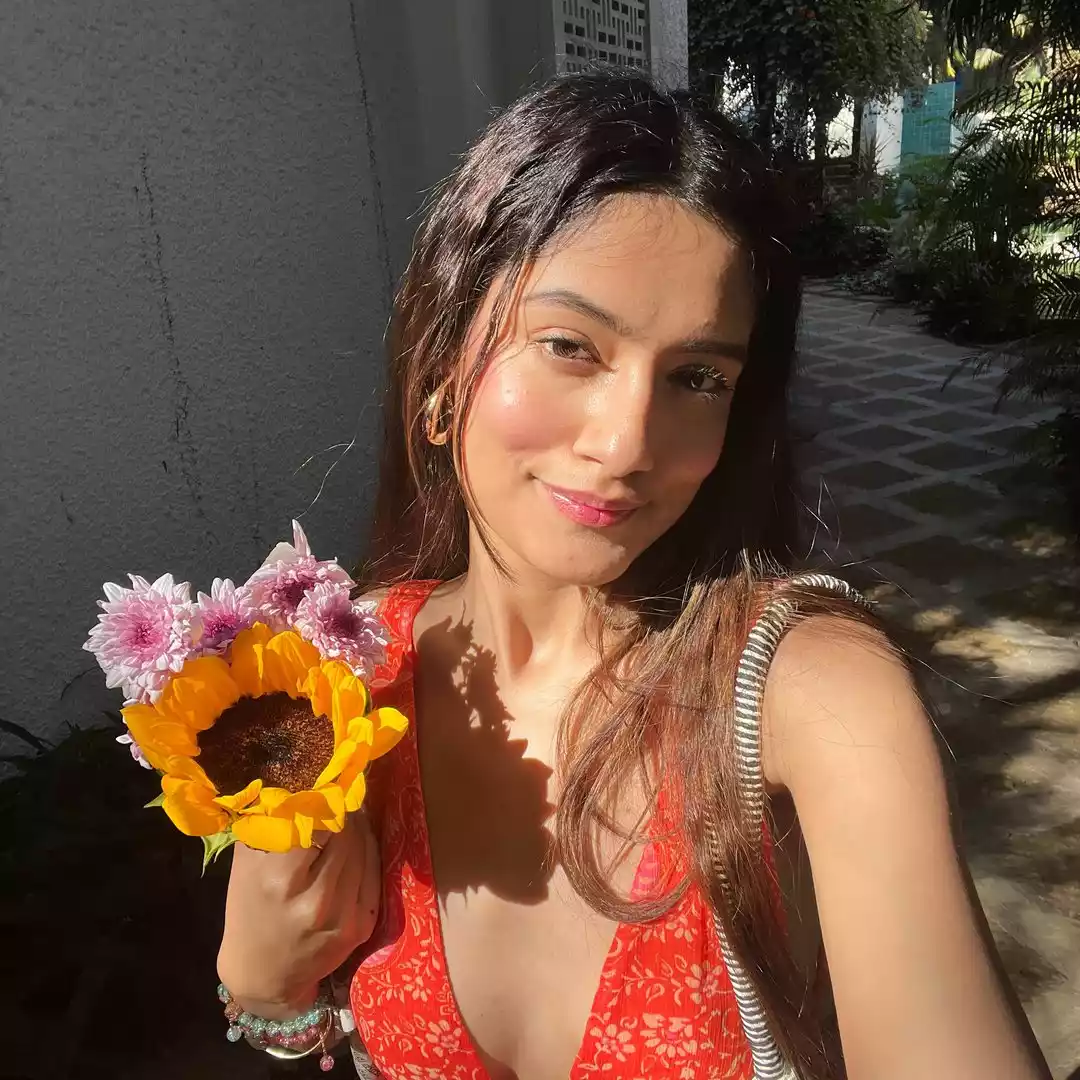 Gen Z Beauty Influencer Mansi Kukreja Gen Z Beauty Influencer Mansi Kukreja