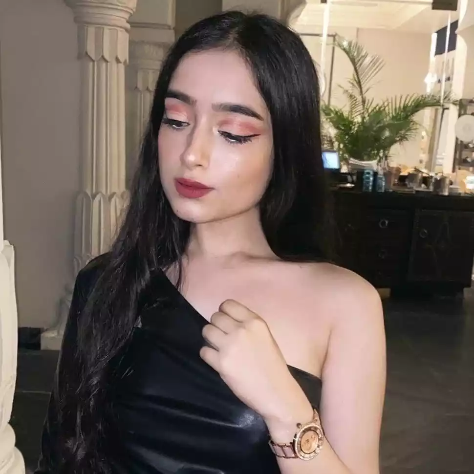 Gen Z Beauty Influencer Kareena Tekwani Gen Z Beauty Influencer Kareena Tekwani